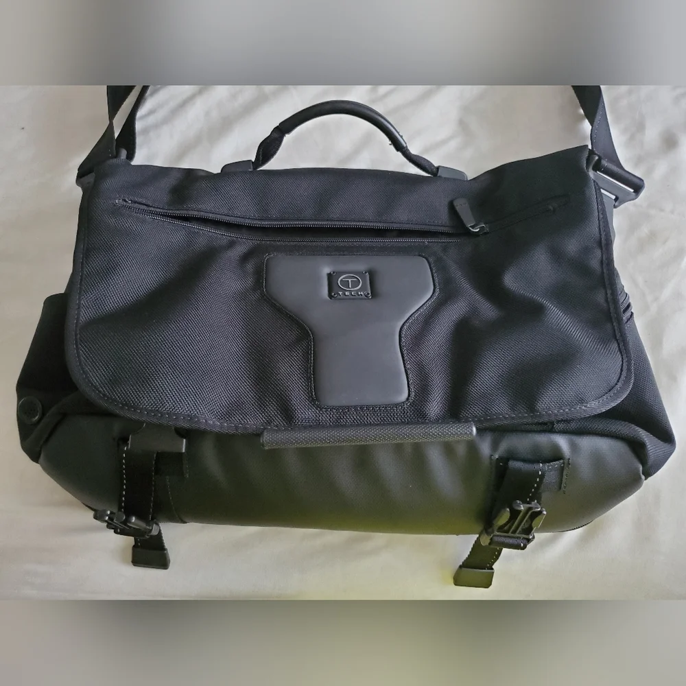TUMI T-Tech 57175D Black Nylon Flap Computer Laptop Messenger Bag